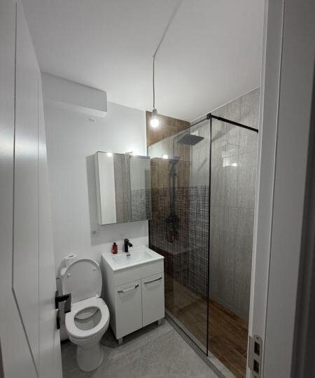 Vatra Luminoasa / et 5 /  renovat la cheie